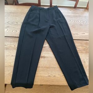 90s Karen Scott pleated pants size 12 crop 
Inseam 28”
Waist: 15”